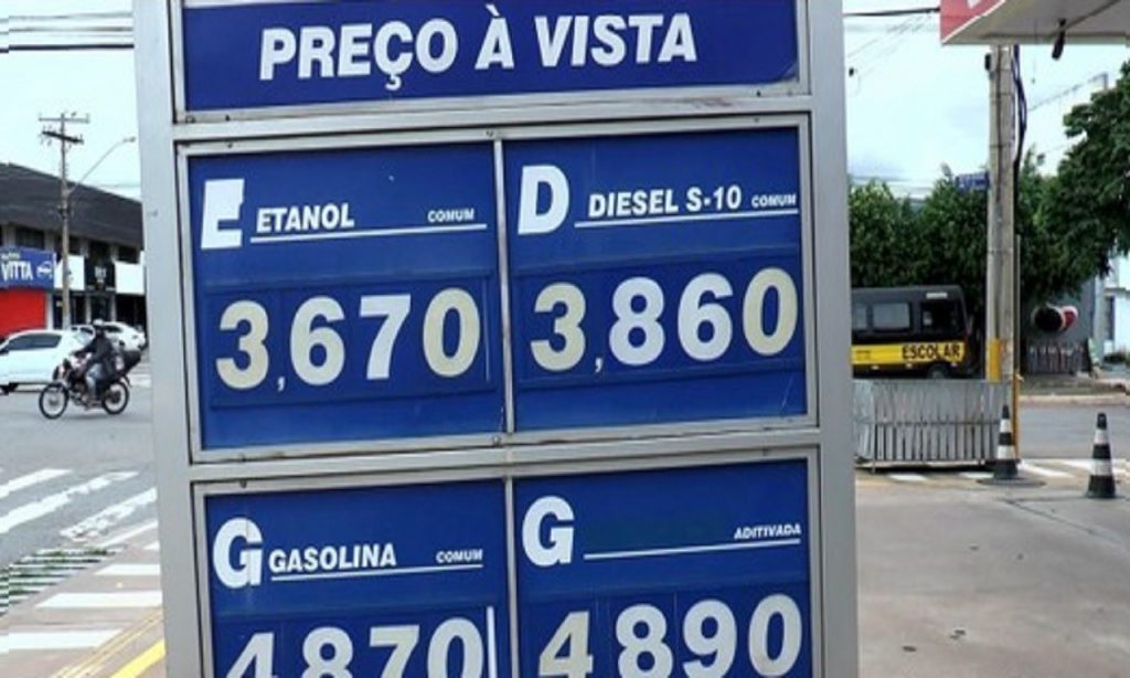 Imagem Ilustrando a Notícia: Preços da gasolina e do diesel caem nas refinarias a partir desta sexta (24)
