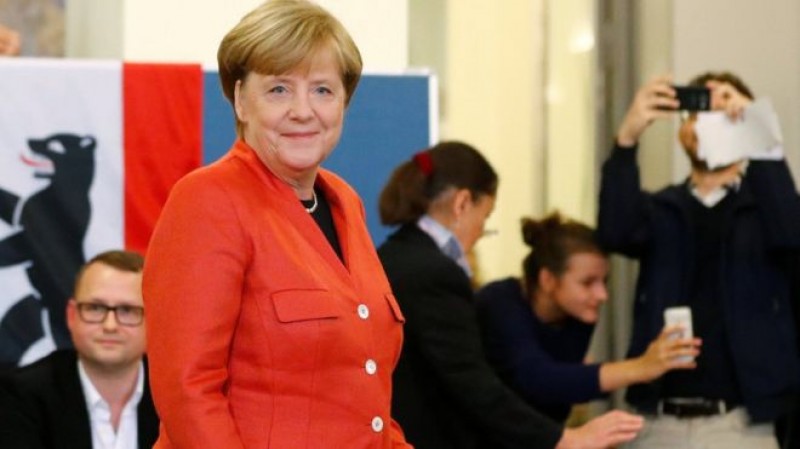 Imagem Ilustrando a Notícia: Merkel conquista quarto mandato, indicam sondagens