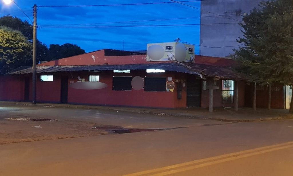 Imagem Ilustrando a Notícia: Casal é preso por descumprir ordem de fechar bar em Itumbiara, diz polícia