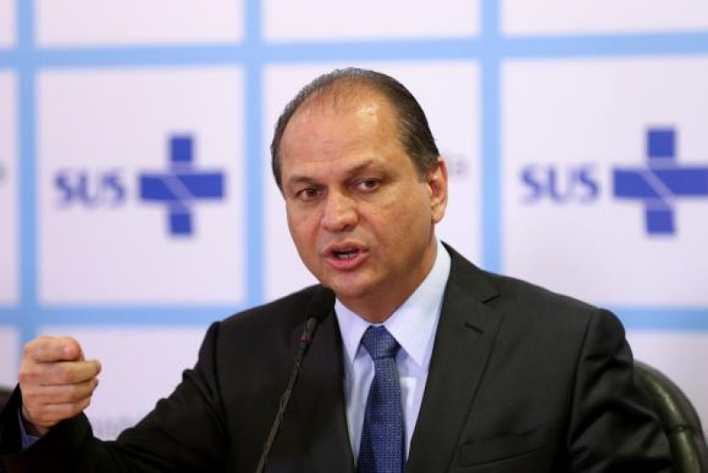 Imagem Ilustrando a Notícia: Ministro da Saúde passa mal em São Paulo e é levado para o Sírio-Libanês