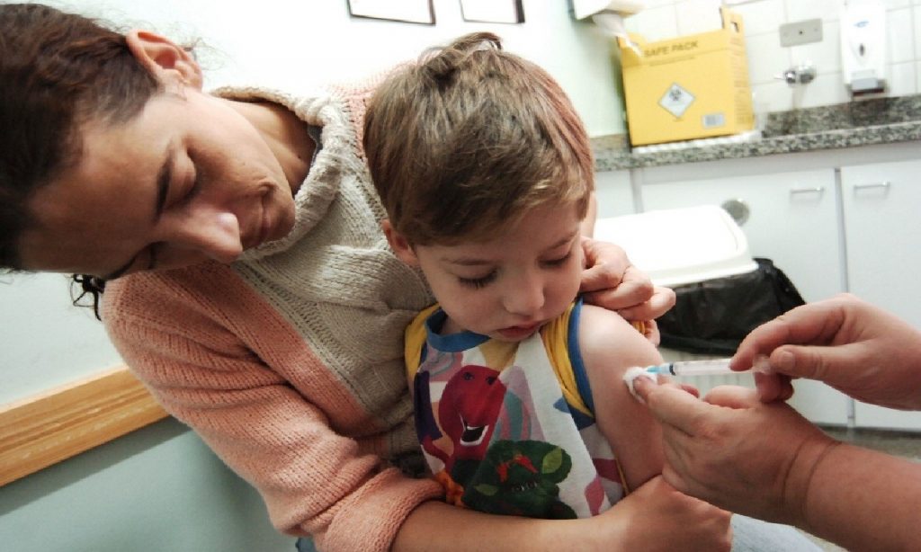Imagem Ilustrando a Notícia: Campanha de vacinação contra gripe será retomada nesta segunda-feira (30) em Goiânia