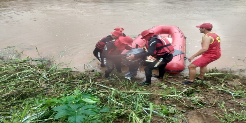 Imagem Ilustrando a Notícia: Bombeiros encontram jovem que desapareceu após cair em rio
