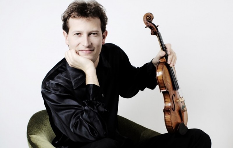 Imagem Ilustrando a Notícia: Filarmônica se apresenta com o violinista alemão Nicolas Koeckert