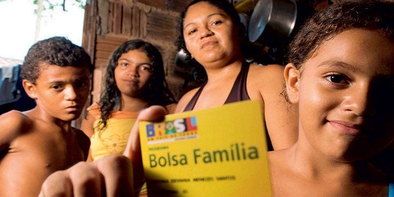 Imagem Ilustrando a Notícia: Temer pede estudo para recompor orçamento do Bolsa Família