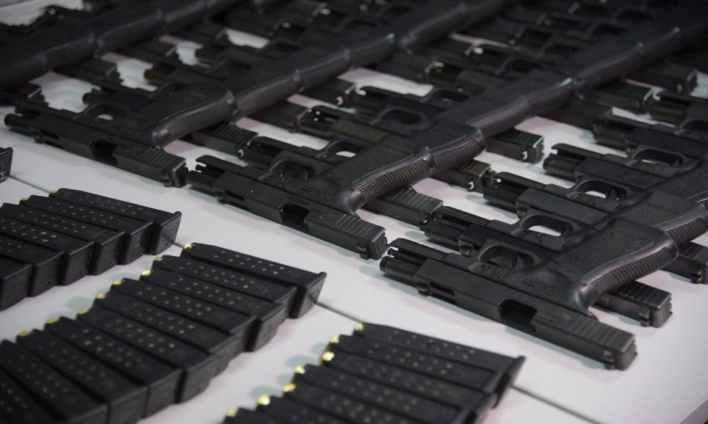 Imagem Ilustrando a Notícia: Revólveres e pistolas têm alíquotas de impostos zeradas pelo Governo Federal
