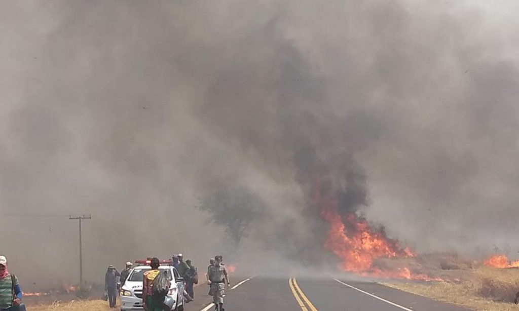 Imagem Ilustrando a Notícia: Caiado diz que responsáveis por incêndios serão enquadrados em Lei de Segurança Nacional