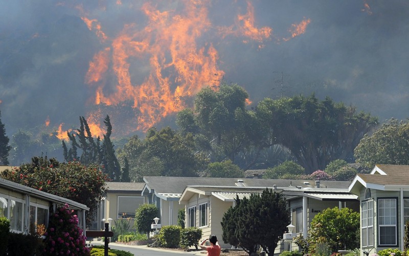 Imagem Ilustrando a Notícia: Incêndio na Califórnia atinge região produtora de vinho
