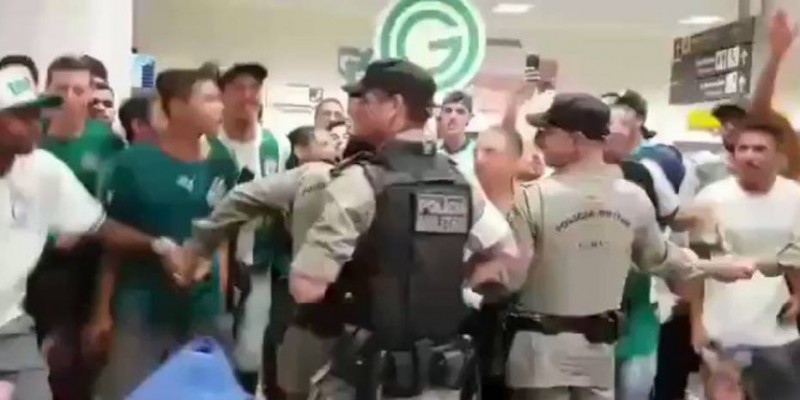Imagem Ilustrando a Notícia: Tenente que interagiu com a torcida recebe apoio de vereadores