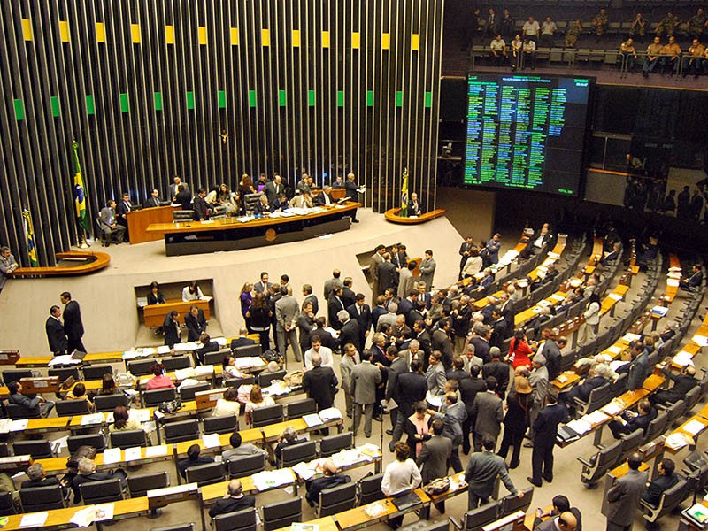Imagem Ilustrando a Notícia: Câmara vota PEC da reforma política