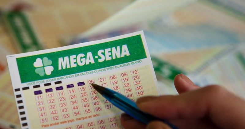 Imagem Ilustrando a Notícia: Mega-Sena sai para apostador de Curitiba que receberá mais de R$ 20 milhões