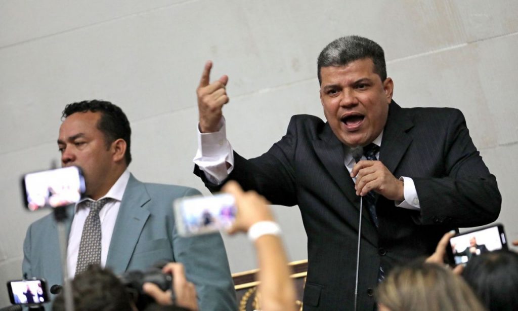 Imagem Ilustrando a Notícia: Luis Parra é eleito novo presidente da Assembleia venezuelana