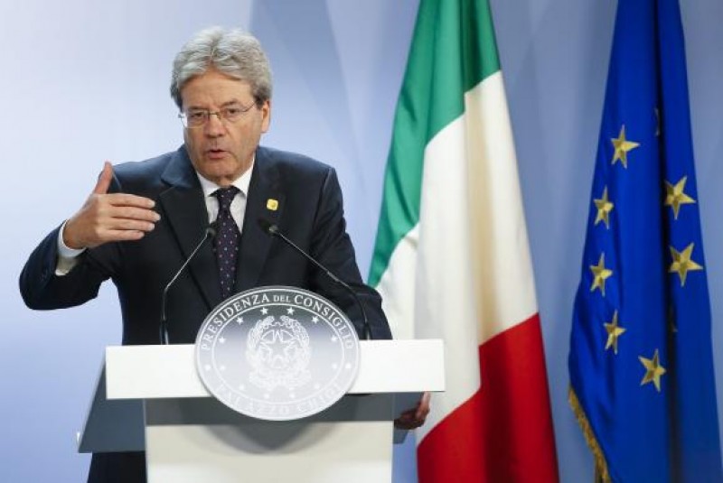 Imagem Ilustrando a Notícia: Em primeira reunião na União Europeia, Gentiloni critica a política migratória