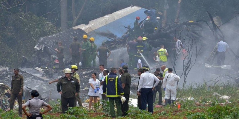Imagem Ilustrando a Notícia: Papa diz que ficou “profundamente triste” com acidente aéreo