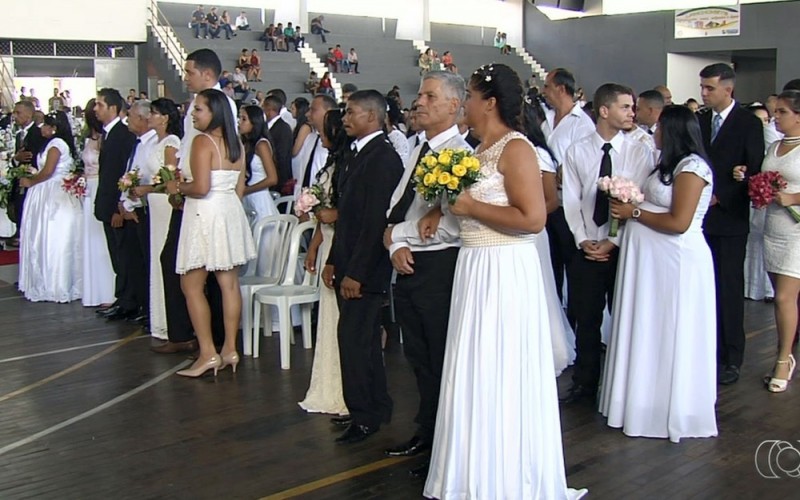 Imagem Ilustrando a Notícia: Celebração comunitária sela união de 145 casais em Goiás