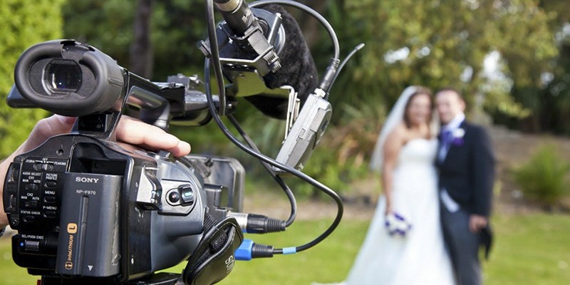Imagem Ilustrando a Notícia: Empresa terá de indenizar noivos após perder vídeo de casamento