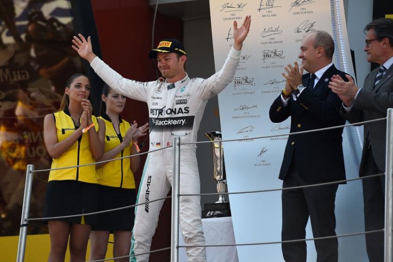 Imagem Ilustrando a Notícia: Rosberg recusa ajuda a Bottas