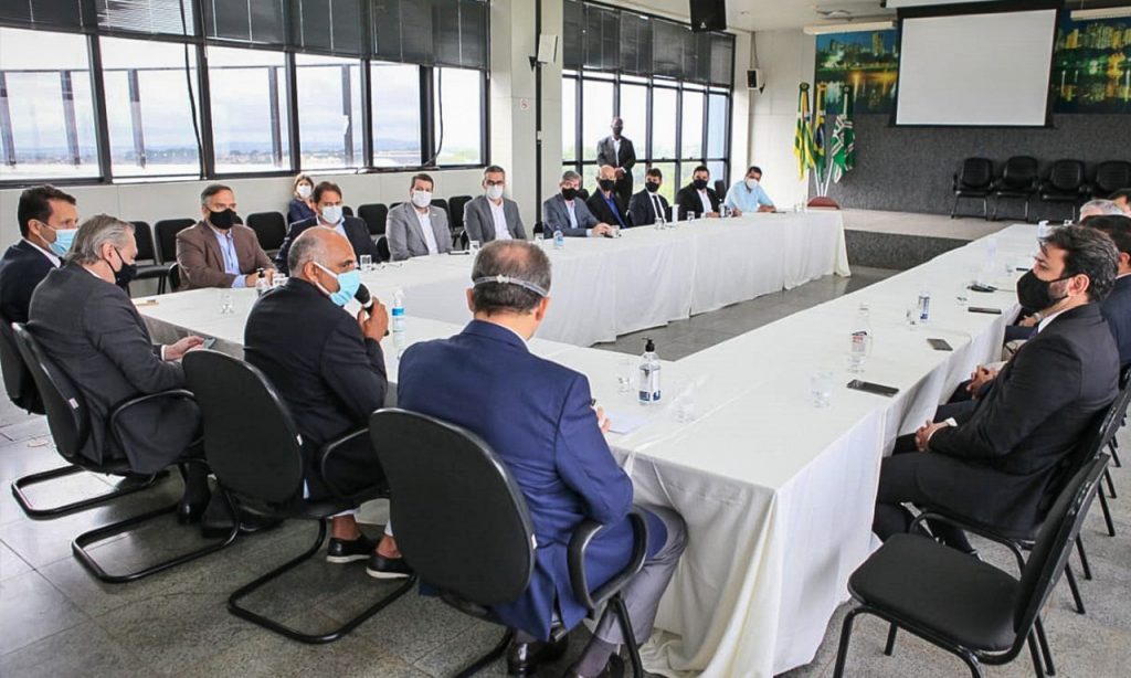 Imagem Ilustrando a Notícia: Prefeito de Goiânia se reúne com setor produtivo após alerta da COE