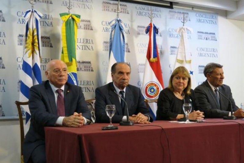 Imagem Ilustrando a Notícia: Mercosul inicia aplicação de mecanismo que pode levar à expulsão da Venezuela
