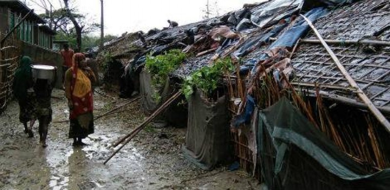 Imagem Ilustrando a Notícia: Ciclone deixa 7 mortos e mais de 60 mil casas danificadas em Bangladesh