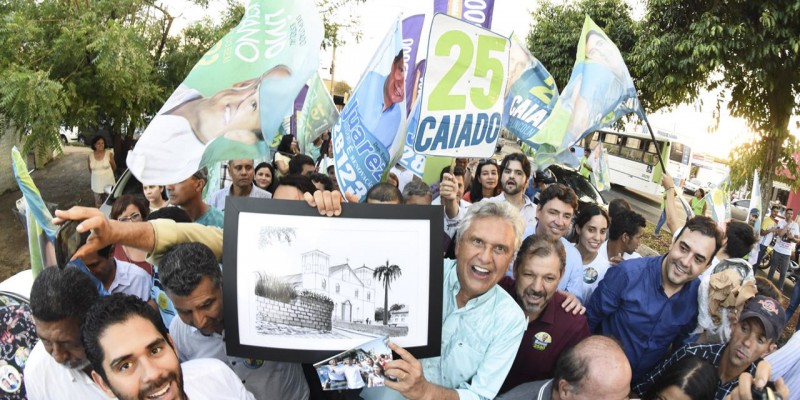 Imagem Ilustrando a Notícia: Caminhadas marcam reta final de campanha democrata