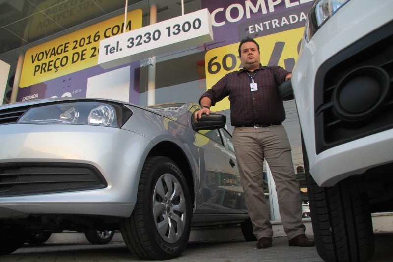 Imagem Ilustrando a Notícia: Crise derruba vendas de veículos novos em Goiás