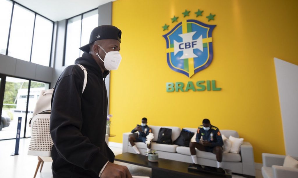 Imagem Ilustrando a Notícia: Com chegadas de Douglas Luiz, Everton e Vinicius Júnior, Seleção Brasileira está completa