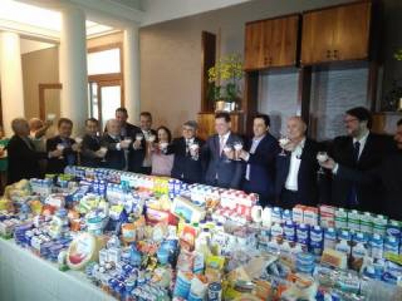 Imagem Ilustrando a Notícia: OVG recebe 65 mil litros  de leite para doações