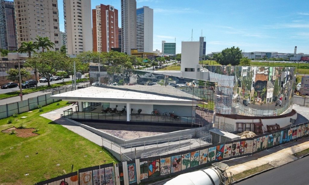 Imagem Ilustrando a Notícia: Casa de Vidro Antônio Poteiro será inaugurada hoje (21) em Goiânia