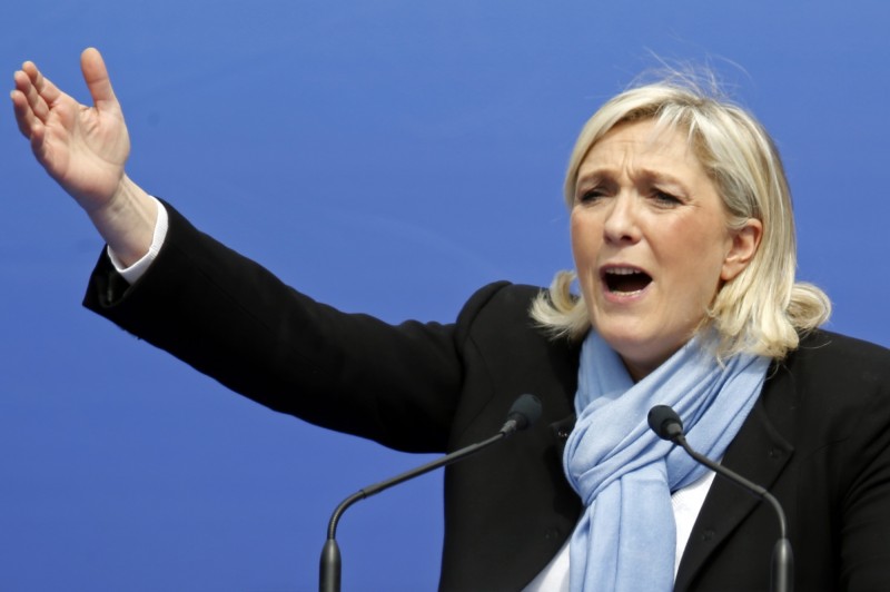 Imagem Ilustrando a Notícia: Candidata da extrema-direita, Marine Le Pen lança campanha na França