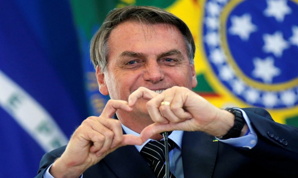 Imagem Ilustrando a Notícia: Bolsonaro vence todos os adversários em 2022, aponta pesquisa