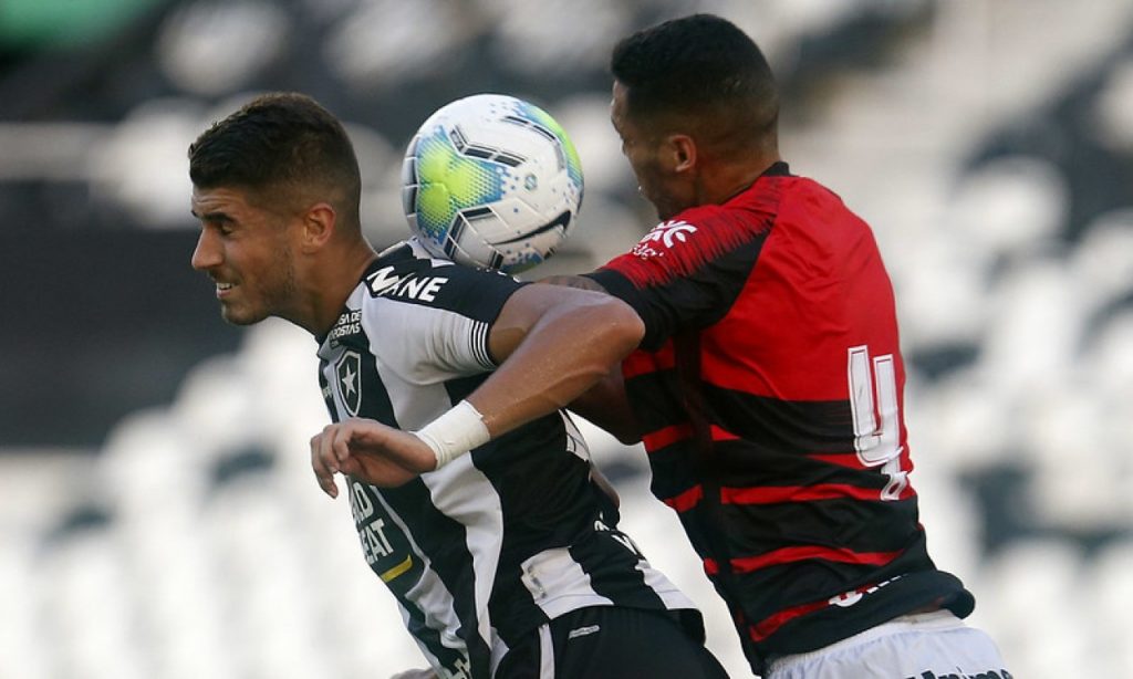 Imagem Ilustrando a Notícia: Atlético-GO busca a virada, quebra jejum e vence o Botafogo fora de casa