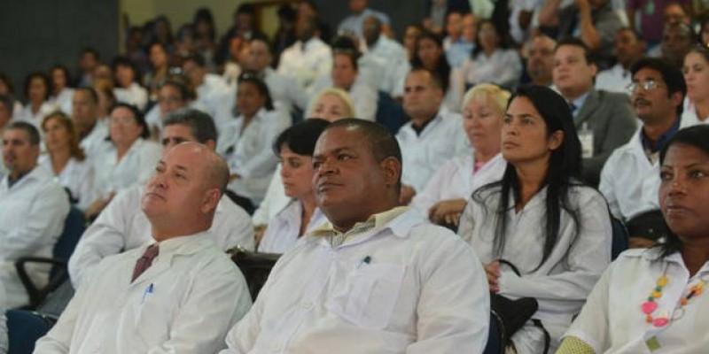 Imagem Ilustrando a Notícia: Grupo de cubanos deixa hoje o Brasil rumo a Havana