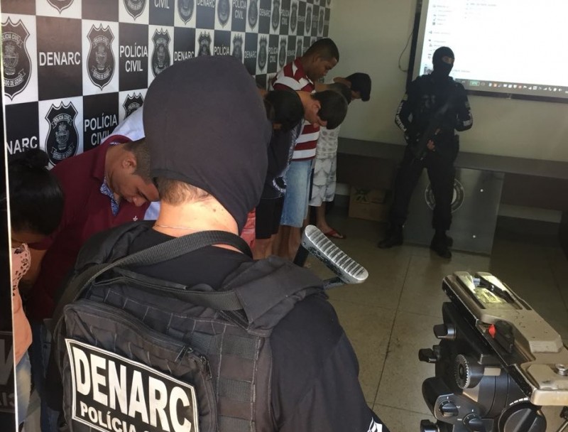 Imagem Ilustrando a Notícia: Operação prende dez pessoas acusadas de tráfico de drogas
