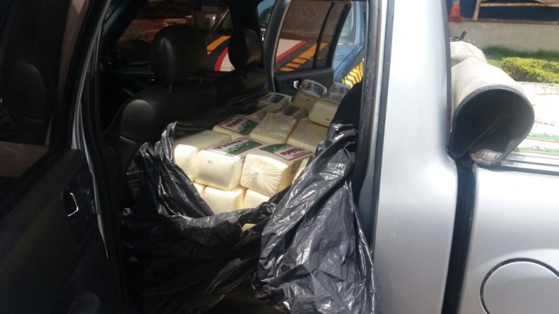 Imagem Ilustrando a Notícia: Homem é detido por transportar uma tonelada de queijo de forma irregular