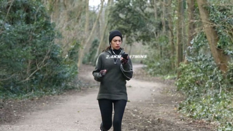 Imagem Ilustrando a Notícia: Novo aplicativo para celular coloca as pessoas para correr de zumbis
