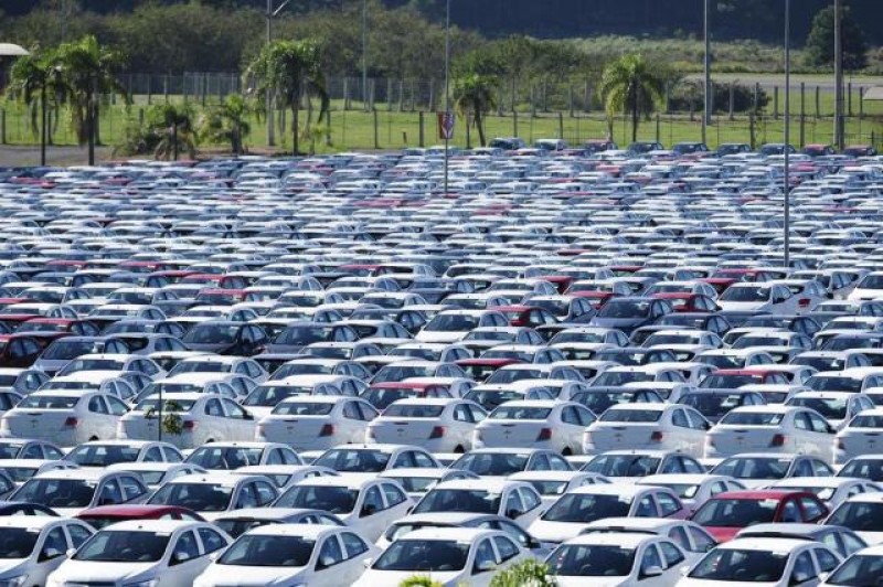 Imagem Ilustrando a Notícia: Distribuição de veículos cai 3% em junho