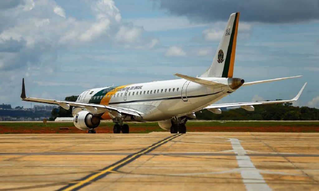 Imagem Ilustrando a Notícia: Dois aviões da FAB aterrizam com materiais de saúde em Manaus (AM), neste sábado