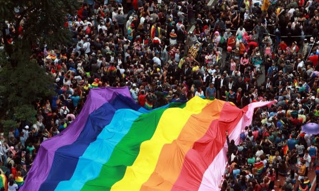 Imagem Ilustrando a Notícia: Goiânia realiza 24ª Parada LGBTI na Praça Cívica, neste domingo (8)
