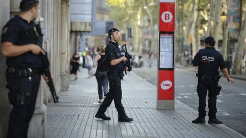 Imagem Ilustrando a Notícia: Autor de ataque em Barcelona foi morto. Polícia procura mais três suspeitos