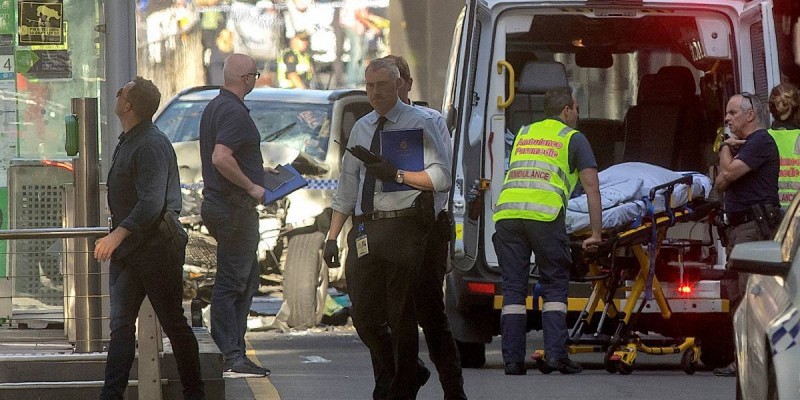 Imagem Ilustrando a Notícia: Motorista é preso após atropelar 12 pessoas em Melbourne, na Austrália