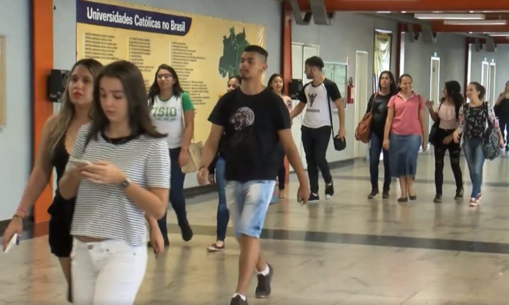 Imagem Ilustrando a Notícia: Governo de Goiás lança edital do Programa Universitário do Bem