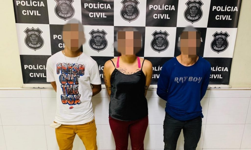 Imagem Ilustrando a Notícia: Trio é preso suspeito de matar a pedradas homem por dívida de R$ 400