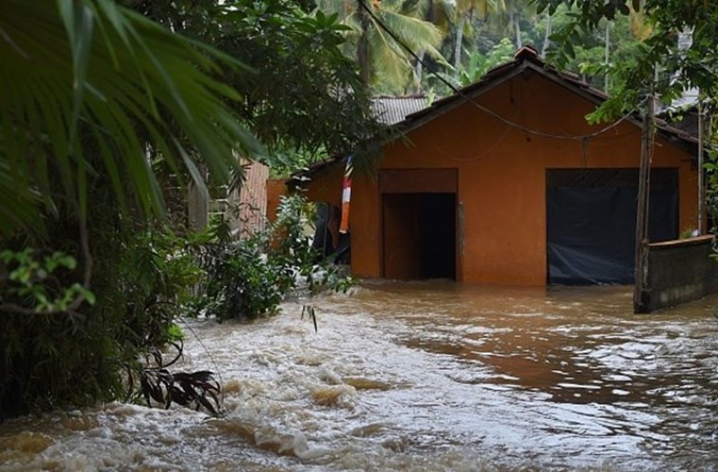 Imagem Ilustrando a Notícia: Inundações no Sri Lanka deixam 100 mortos e 99 desaparecidos