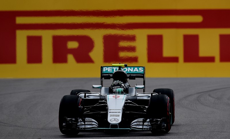 Imagem Ilustrando a Notícia: Rosberg fatura  pole na Rússia