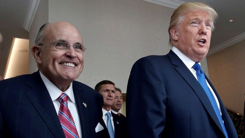 Imagem Ilustrando a Notícia: Giuliani diz que Trump considera falar sobre interferência russa
