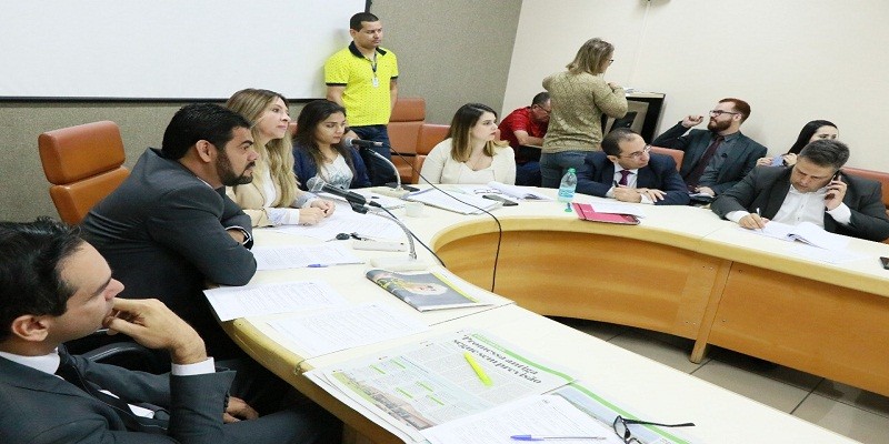 Imagem Ilustrando a Notícia: CCJ aprova  projeto que regulamenta Procuradoria do município