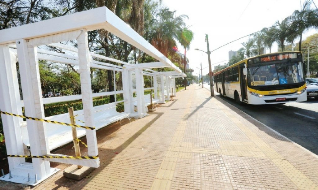 Imagem Ilustrando a Notícia: Corredor da T-7 receberá 57 novos abrigos de ponto de ônibus em Goiânia