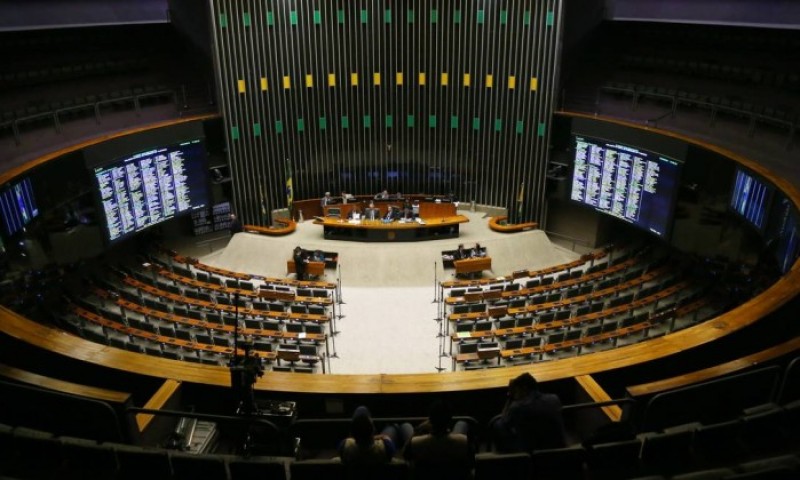 Imagem Ilustrando a Notícia: Câmara aprova PEC dos Gastos e proposta segue para o Senado