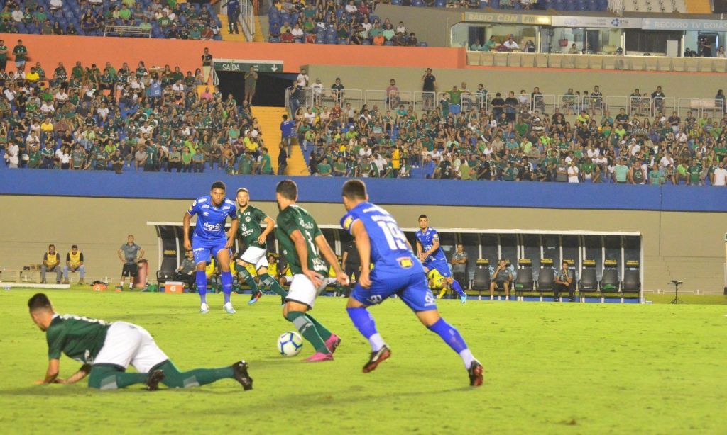 Imagem Ilustrando a Notícia: Goiás quebra tabu contra Cruzeiro e embala terceira vitória seguida