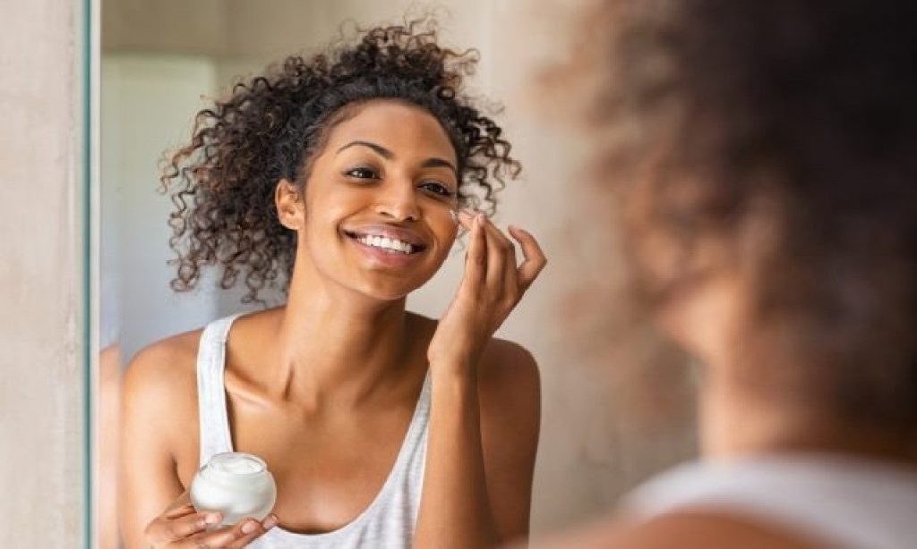 Imagem Ilustrando a Notícia: Dermocosméticos e cosméticos: saiba a diferença na hora de fazer skincare